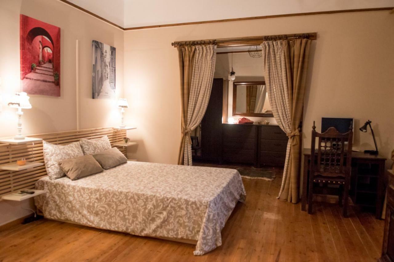 Platos's Academy 100m² Apartment